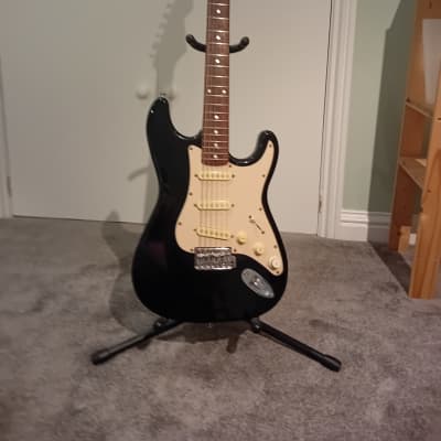 Squier Stratocaster  1990 MIK- Black image 1