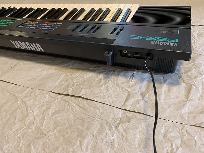 Yamaha PSR-16 80s FM synth