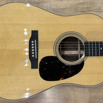 Martin Standard Series D-28 Acoustic Guitar Natural Gloss SN# 2829594 image 3