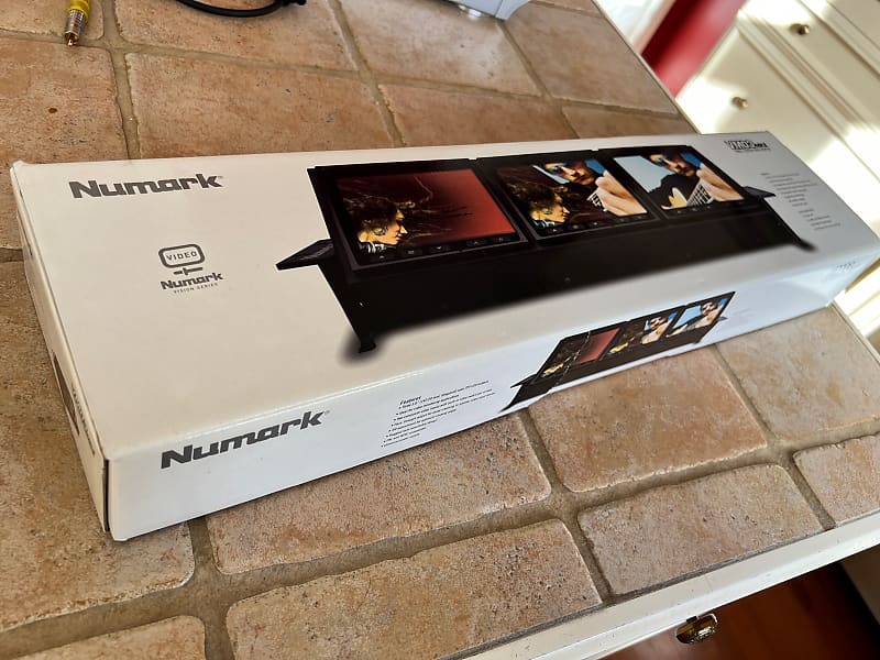★Numark VM03 3連液晶モニター★ 中古 ☆Numark VM03 3連液晶モニター☆ 中古 - メルカリ