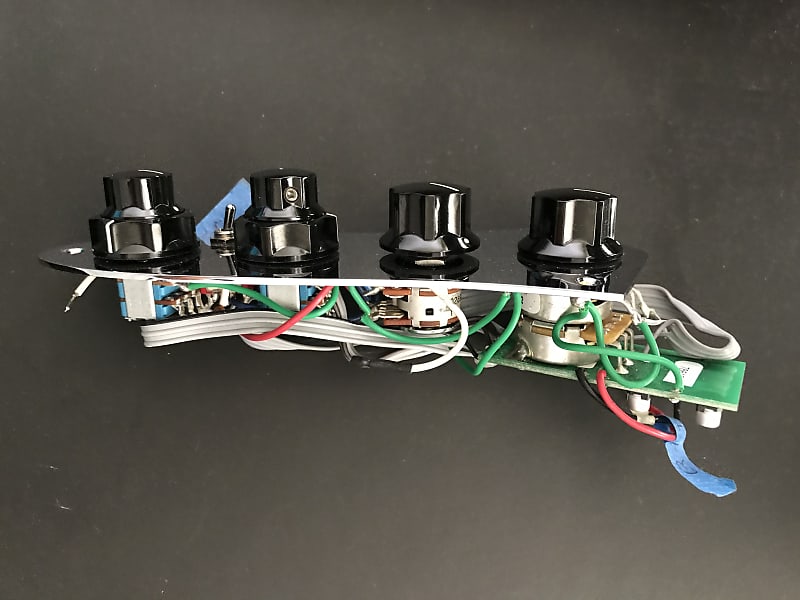 Fender American Deluxe Jazz Bass Preamp | Reverb