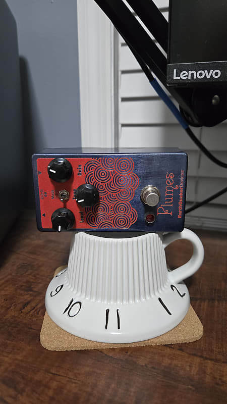 EarthQuaker Devices Plumes Small Signal Shredder Overdrive