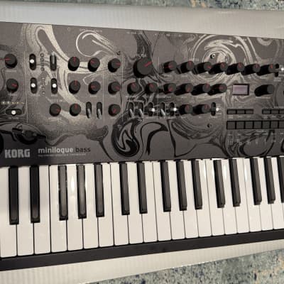 *RARE* Korg Minilogue BASS 37-Key Polyphonic Synthesizer - WHITE Keys