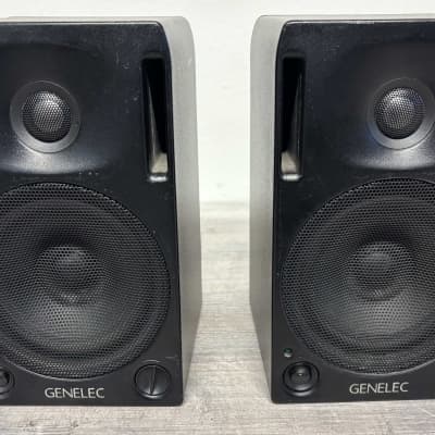 スピーカー・ウーファー GENELEC 1029A Studio Monitor (Pair) Genelec 1029A Powered Nearfield Studio Monitor Pair