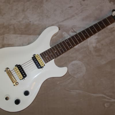 2007 Michael Kelly Valor Special  Double Cut White Riboloff Rockfield Humbucking Pickups Gigbag! image 1