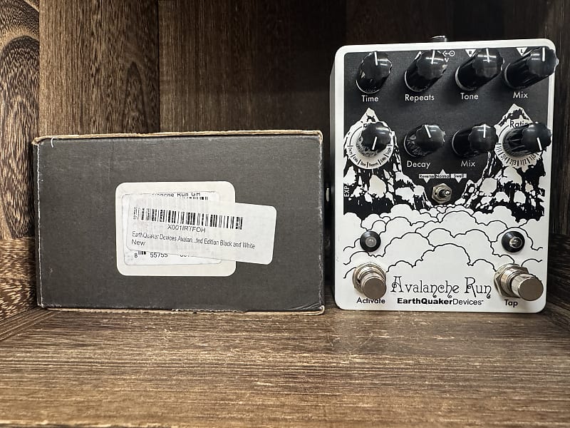 EarthQuaker Devices Avalanche Run Stereo Reverb & Delay with Tap Tempo
