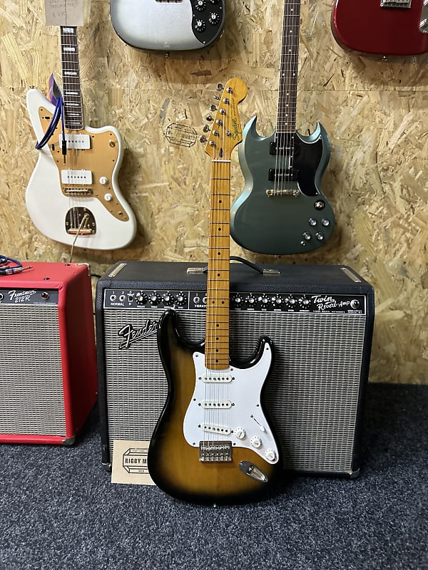 Squier Stratocaster 2018 - Sunburst | Reverb