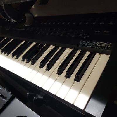 Alesis QS6.1 61-Key Synthesizer Keyboard - Local Pickup Only