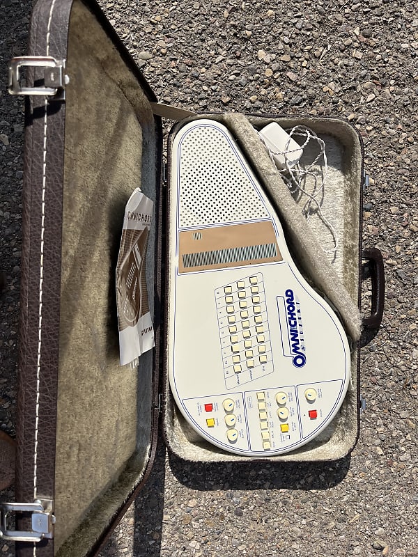 Suzuki Omnichord OM-27 | Reverb Canada