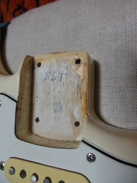Fender JV Stratocaster 1982-84 White MIJ Japan Vintage