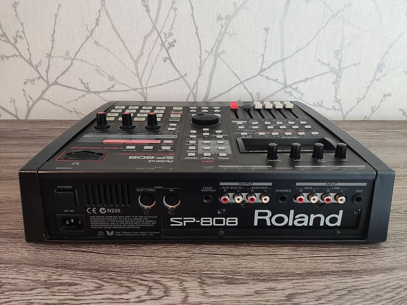 Roland SP-808 グルーブサンプラー レコーダー（Roland SP-808