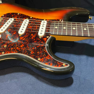 Fender Deluxe Series Stratocaster Guitar MIM 2002 - Sunburst image 5