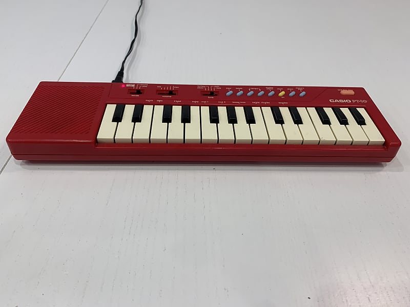 Casio PT-10☆ミニシンセサイザー☆ホワイト&レッド2点セット☆ Vintage Casio PT-10 Keyboard Electronic Mini Synth 29-Key