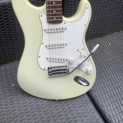 Pearl / Made in Japan / vintage 1970’s stratocaster / big CBS headstock image 4