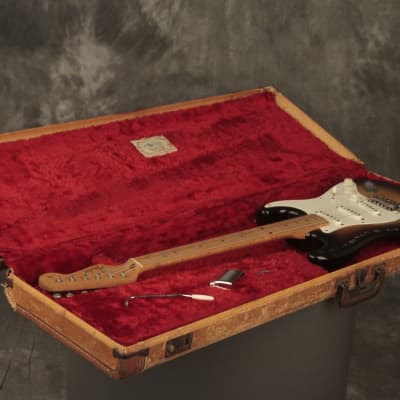 original 1957 Fender Stratocaster Sunburst w/orig. tweed case image 19
