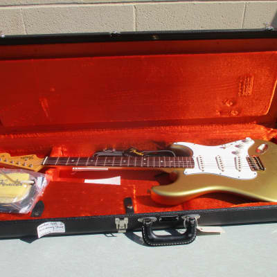 Fender Custom Shop 50th Anniversary 65 Stratocaster in Gold Metallic Relic 2004 image 2