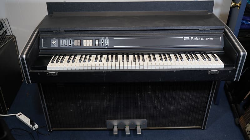 1977 Roland Mp-700 Keyboard & Mp-100 Amp/Speaker, Works!