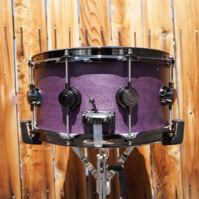 DW USA Collectors Series - Lavender Satin Oil - 6.5 x 14" Pure Maple SSC /VLT Shell Snare Drum w/ Black Nickel Hdw. (2023) image 2