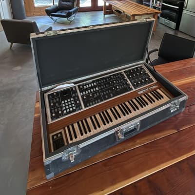 Moog Memorymoog Plus + Flight Case (SERVICED + RESTORED) 1982 - 1985 - Wood