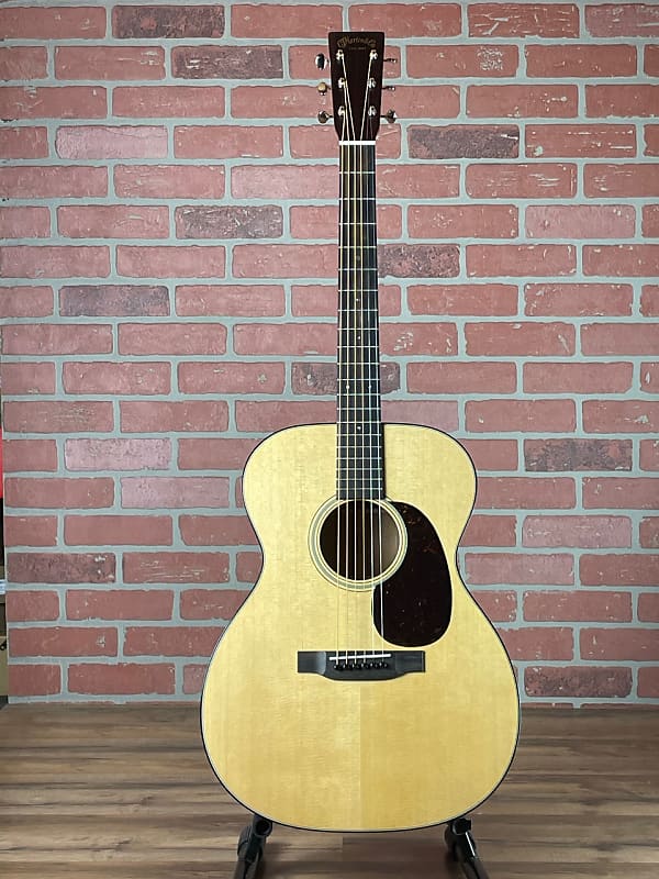 Martin 000-18 Acoustic Guitar image 1