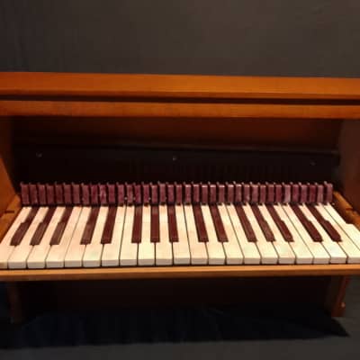 Wonderful chromatic toy piano Michelsonne Paris 37 keys - see video image 2