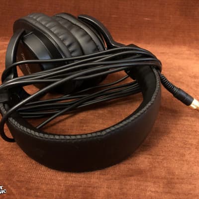 Tascam TH-200X Closed-Back Studio Headphones w/ Box image 3