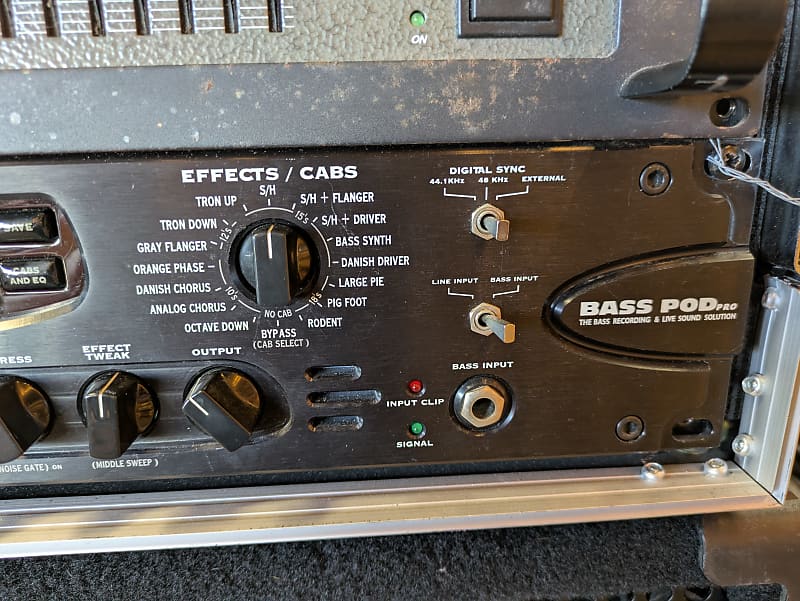 Line 6 Bass POD Pro Rackmount Multi-Effect and Amp Modeler