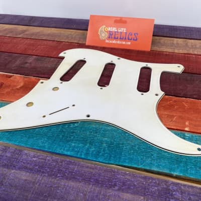 Real Life Relics White Stratocaster® Pickguard 8 Hole White 3 Ply Aged   [PGU3] image 2