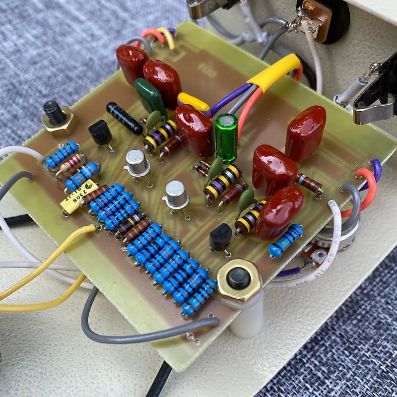 ギター GREY OWL monolith fuzz Grey Owl - Modified Silicon Sustain | Monolith Fuzz