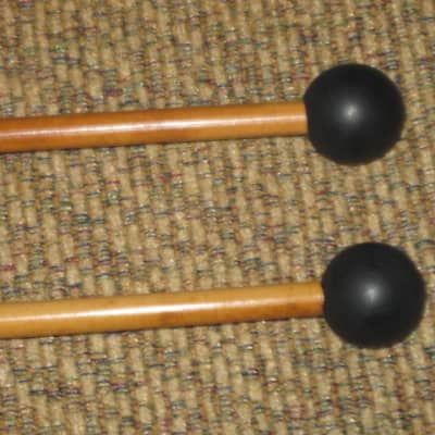 ONE pair new old stock (with packaging) Vic Firth M5 American Custom Keyboard Medium Hard Rubber Mallets, 1" Balls, for Xylophone (Xylo), Marimba, and Vibes. (VIC-M5) black hard rubber 1" balls, birch natural wood shafts (sticks) image 9
