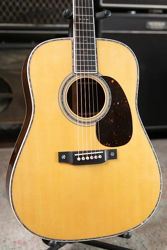 2018 Martin Guitar D-28 Standard at GuitarHotline - YouTube