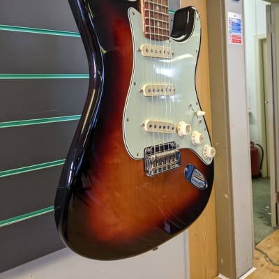 Fender Deluxe Roadhouse Stratocaster 2018 3-Colour Sunburst Electric Guitar image 3