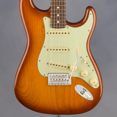 American Performer Stratocaster, Honey Burst, RW FB image 1