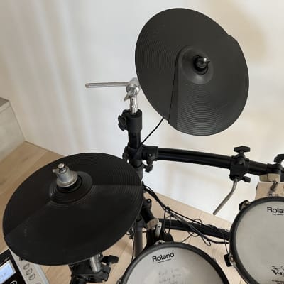 Roland TD-9 V-Drum Kit with Mesh Pads image 10