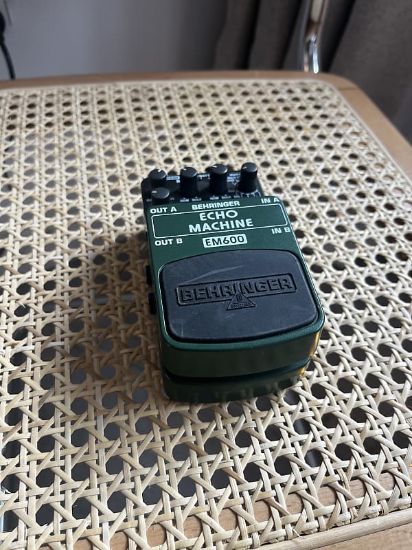 ギター BEHRINGER EM600 ECHO MACHINE Behringer EM600 Echo Machine Pedal | Sweetwater