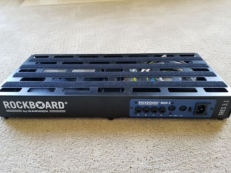 Rockboard TRES 3.1 with Soft case, MOD 2 Patchbay, and power