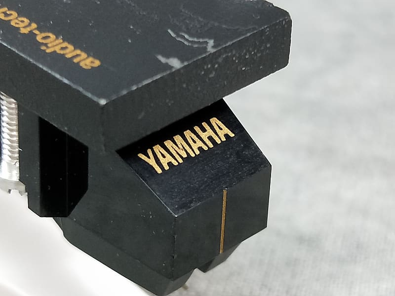 Yamaha MC-9 Moving Coli Cartridge with Headshell In Excellent condition