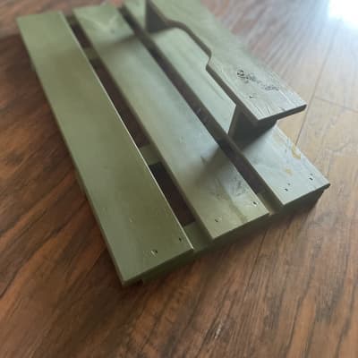 Rock and Groove Pedalboards Crate Rigs 2022 Matte Military Green with Wood Texture image 1