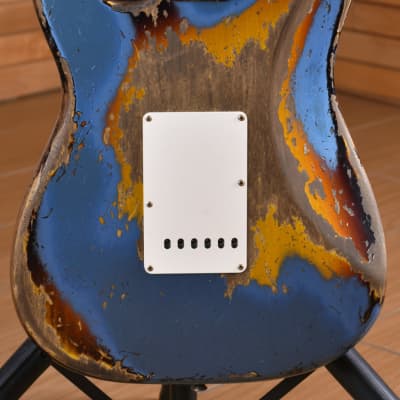 Fender Custom Limited Edition Roasted '60s Stratocaster Super Heavy Relic Lake Placed Blue over 3 Color Sunburst image 20