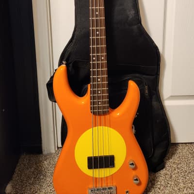 Flea Bass Model 32 (2009) - Sunny (34
