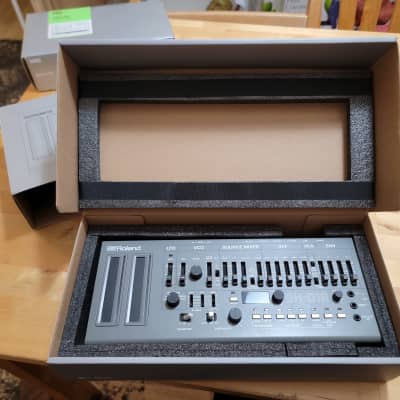 Roland SH-01A with Original Box and packaging