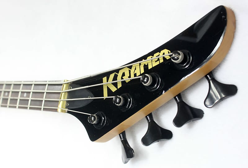Kramer Striker 422S BASSメタリックブラック Electric Bass Guitar Kramer Striker 422S Black S/N
