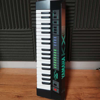 Yamaha KX5 Keytar Midi Controller image 1