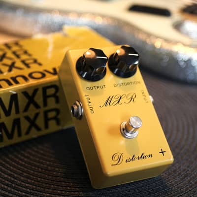 MXR Distortion + ディストーション　スクリプトロゴ　筆記体 MXR Distortion + ディストーション スクリプトロゴ 筆記体