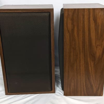 Pair of BIC Venturi Model 22 Vintage 3-Way Speakers - Woodgrain image 23