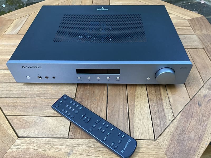 Cambridge AXA 35 w/remote-Phono input-same as new !  			