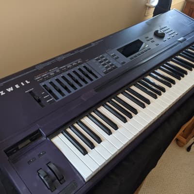 Kurzweil K2600 76-Key Digital  Workstation Synthesizer