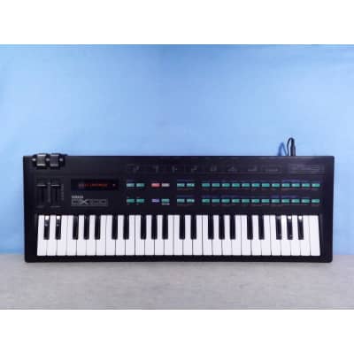 Yamaha DX100 Digital Synthesizer