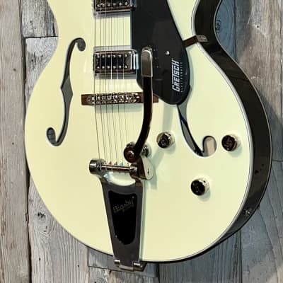 Gretsch G5420T Electromatic Classic Hollowbody Single-cut Electric Guitar with Bigsby - Two-tone Vintage White/London Grey image 5