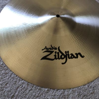 Zildjian 18" Classic Orchestral Selection Suspended Cymbal image 1